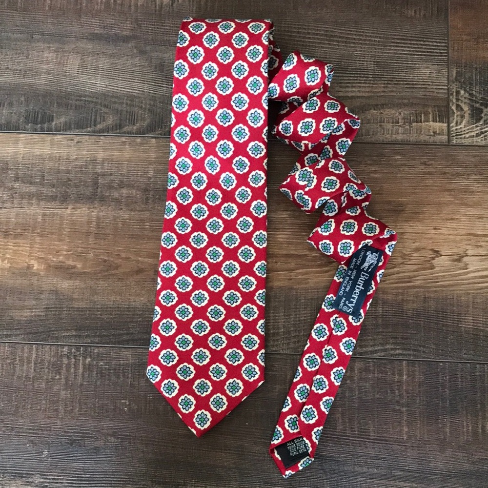 🏇 Burberry Silk Red Patterned Men's Tie - Picture 7 of 8